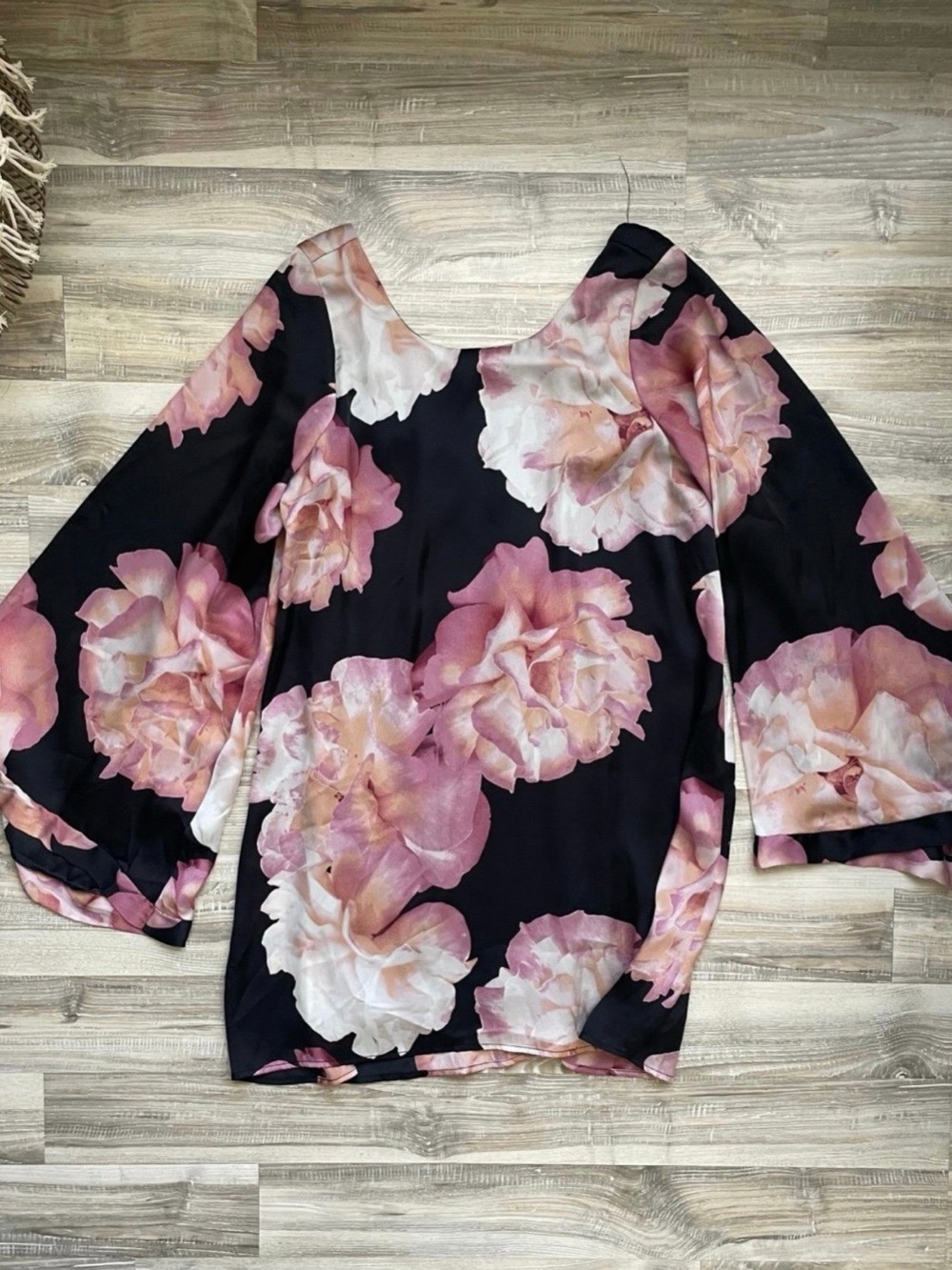 Show Me Your Mumu XS‎ Black Pink Floral Bell Sleeve Blouse Peony Top Boho Chic